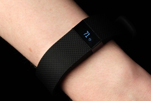 fitbit-charge-hr-heartrate_-1500x1000