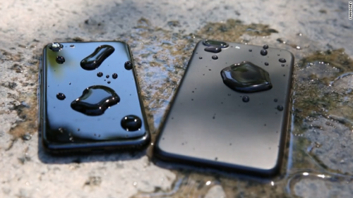 1-iphone-7-water-resistant