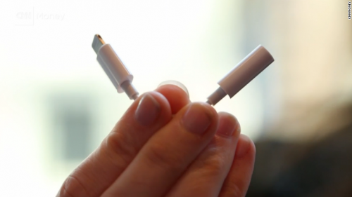 4-iphone-7-dongle-780x439
