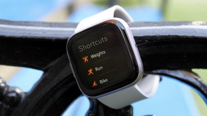 Fitbit Versa 3 против Versa 2: мы сравниваем умные часы Fitbit